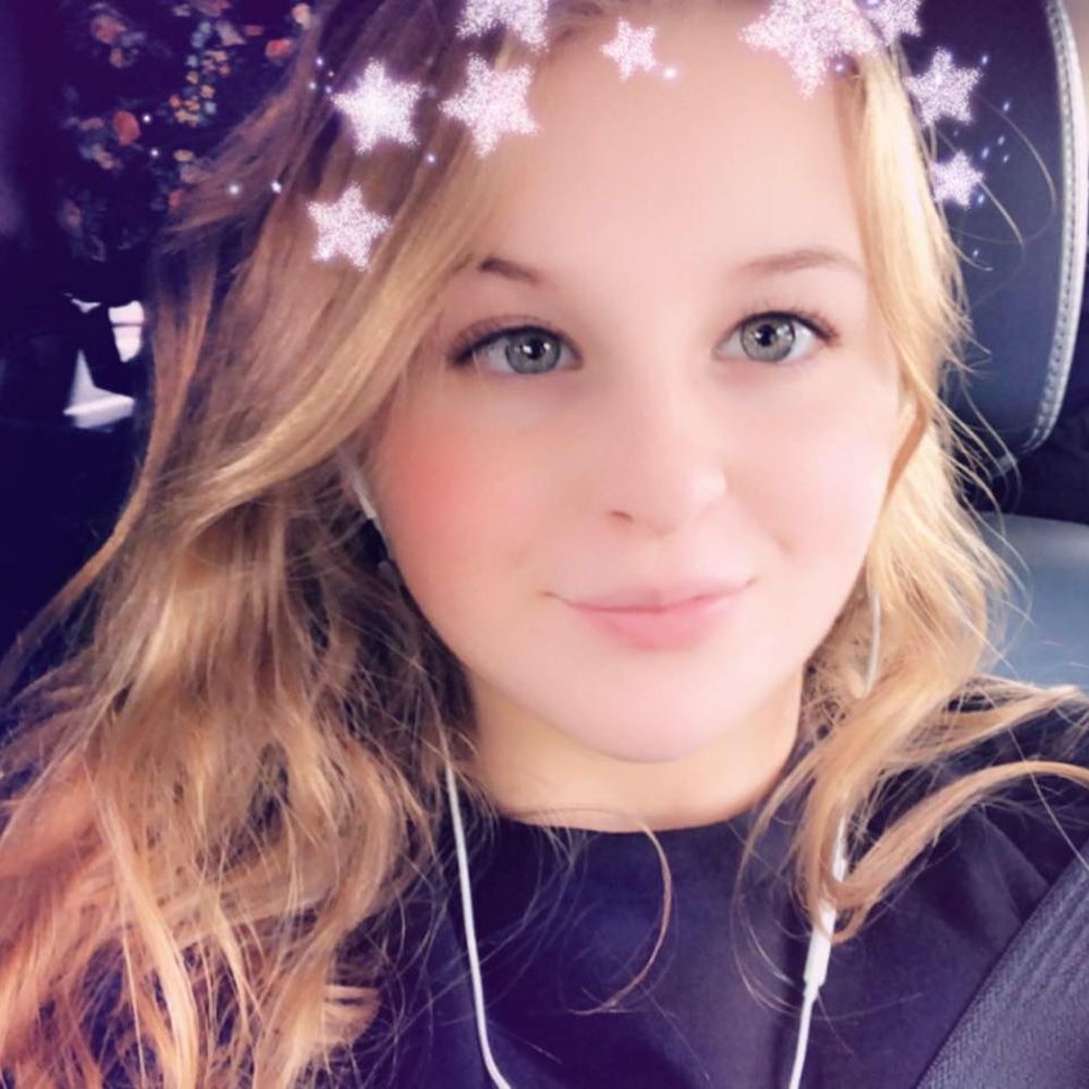 Meet your Posher, Alyssa